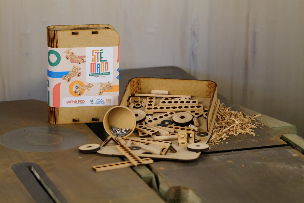 Boîte de jeu et pièces